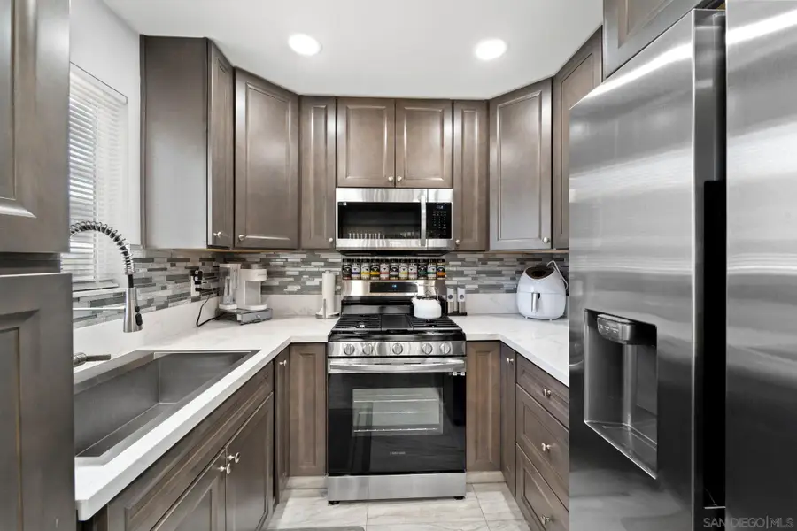 196 W Park Ave #1, El Cajon, CA 92020 - #2