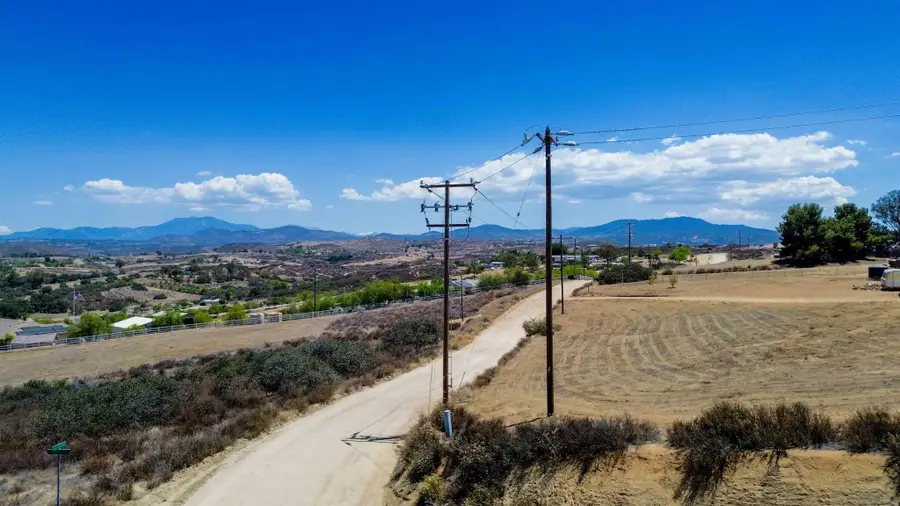 015 Calle Segovia #2, Temecula, CA 92592 - #2