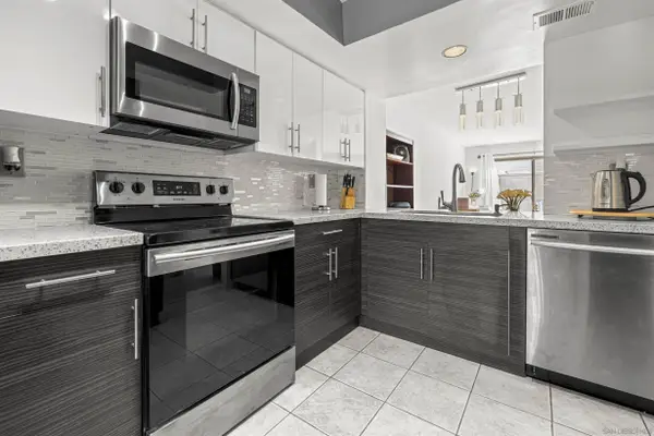814 America Way, Del Mar, CA 92014