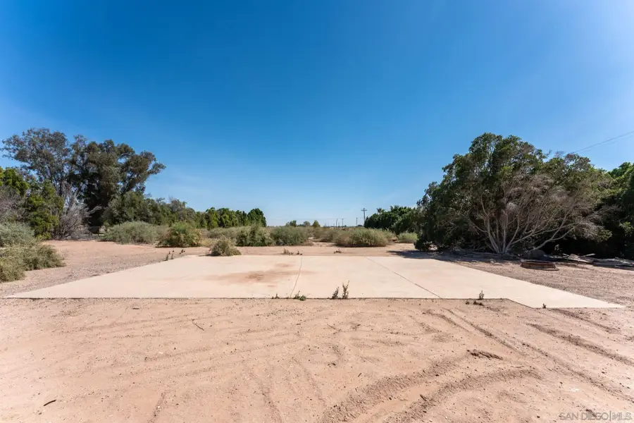 2465 Meloland Rd #1, El Centro, CA 92243 - #3