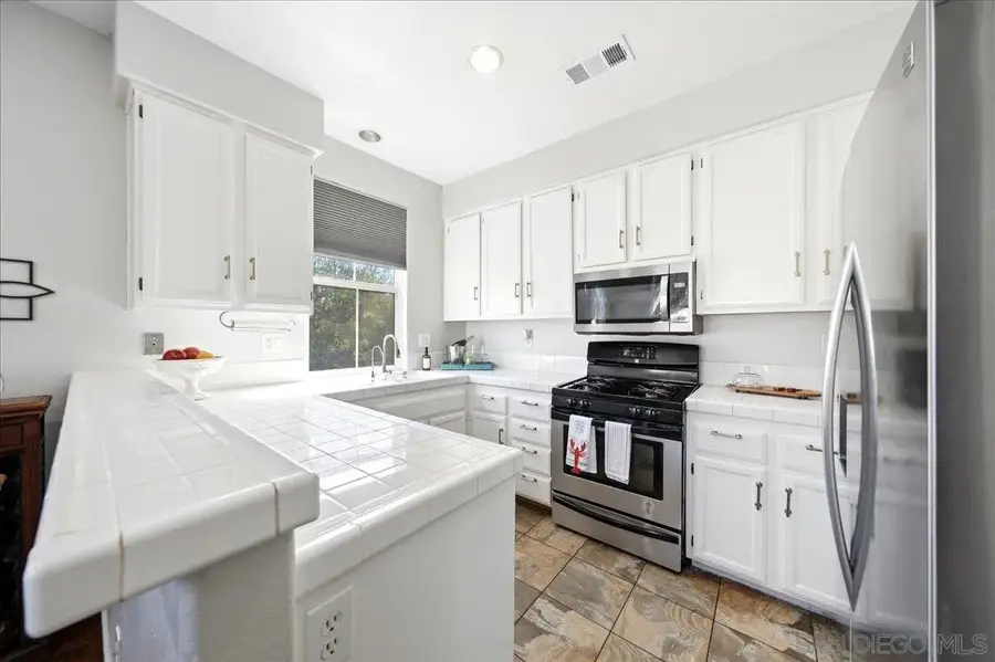 6015 Paseo Salinero, Carlsbad, CA 92009 - #3