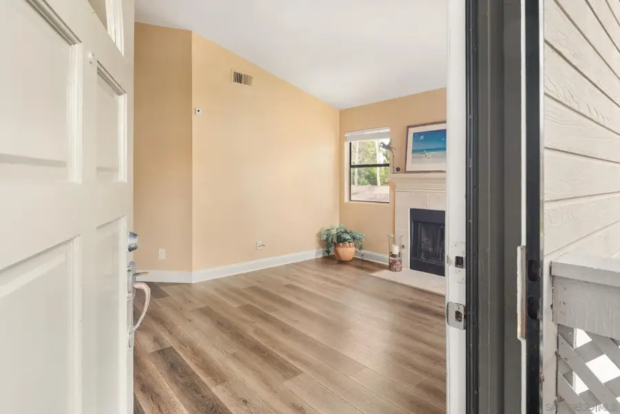 1953 Wellington Ln #4, Vista, CA 92081 - #3