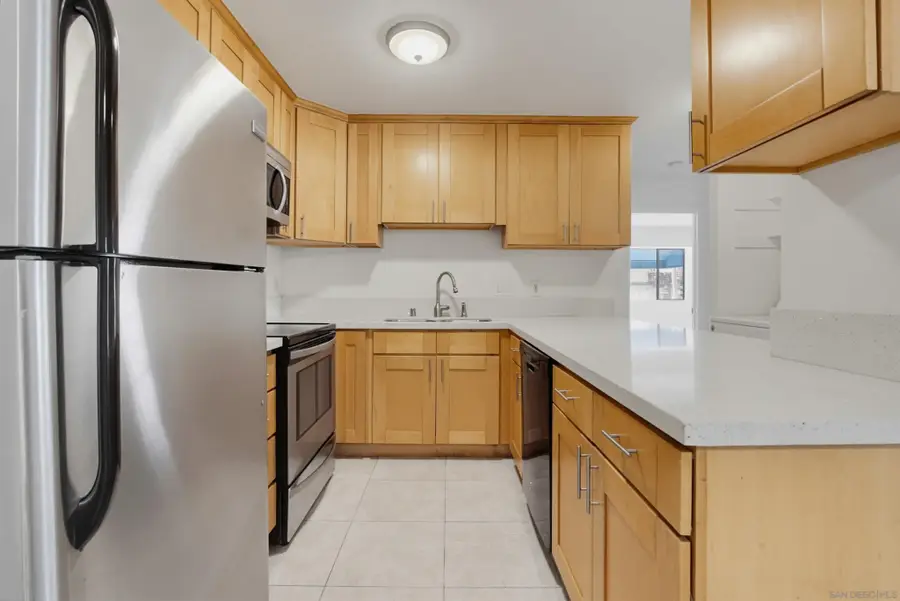 8332 Regents Rd #E, San Diego, CA 92122 - #3