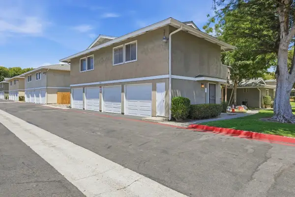 2504 Wanek Road #D, Escondido, CA 92027