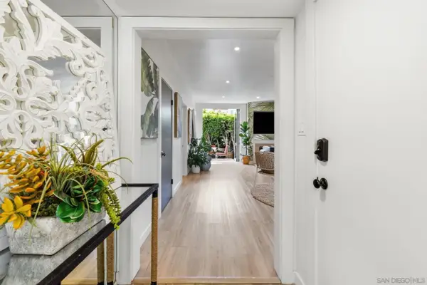404 Bonair Street, La Jolla, CA 92037