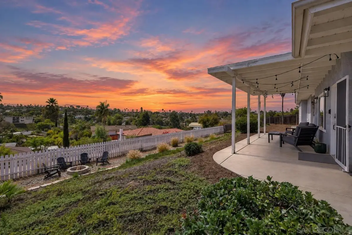 129 Avalon Dr, Vista, CA 92084 - #1