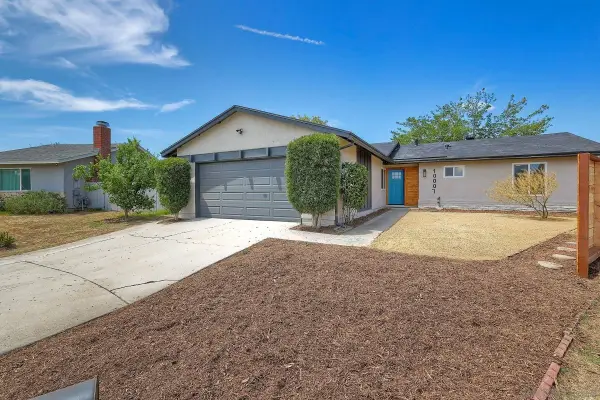 10007 Stanley Ct., Santee, CA 92071
