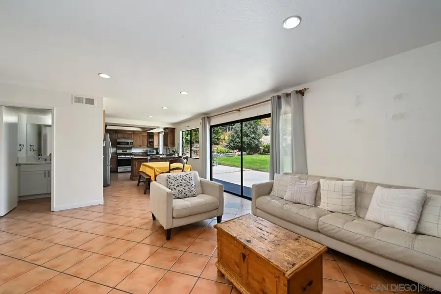 2884 Brandeis Dr., Oceanside, CA 92056 - #3