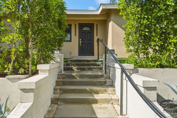 519 Camelot Dr, Oceanside, CA 92054
