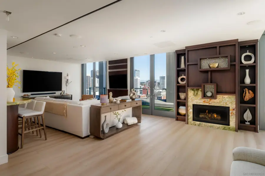 645 Front St #2204, San Diego, CA 92101 - #3