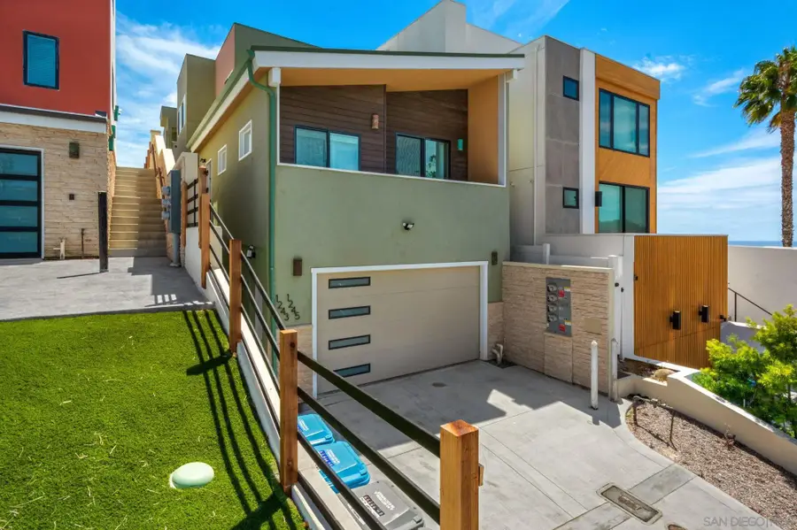 1243-1245 Van Nuys St., San Diego, CA 92109 - #3