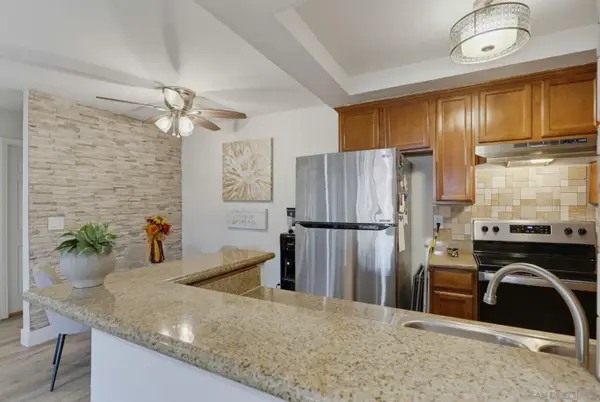 432 Edgehill Ln #3, Oceanside, CA 92054