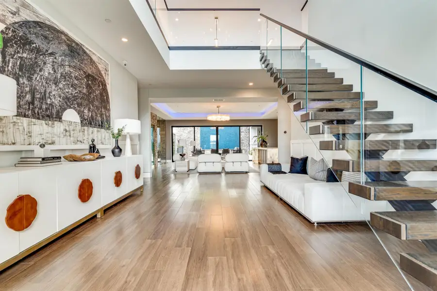 6389 Castejon, La Jolla, CA 92037 - #3