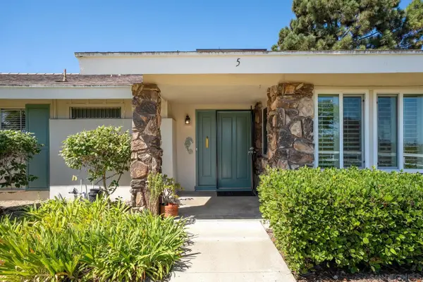 3685 Vista Campana North #5, Oceanside, CA 92057