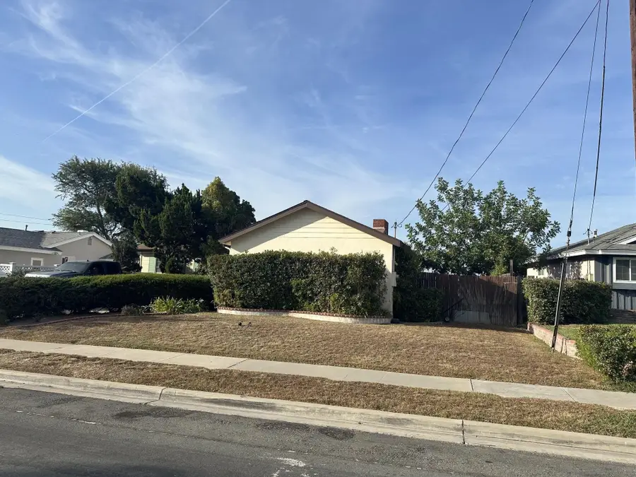 8105 Binney Pl., La Mesa, CA 91942 - #3