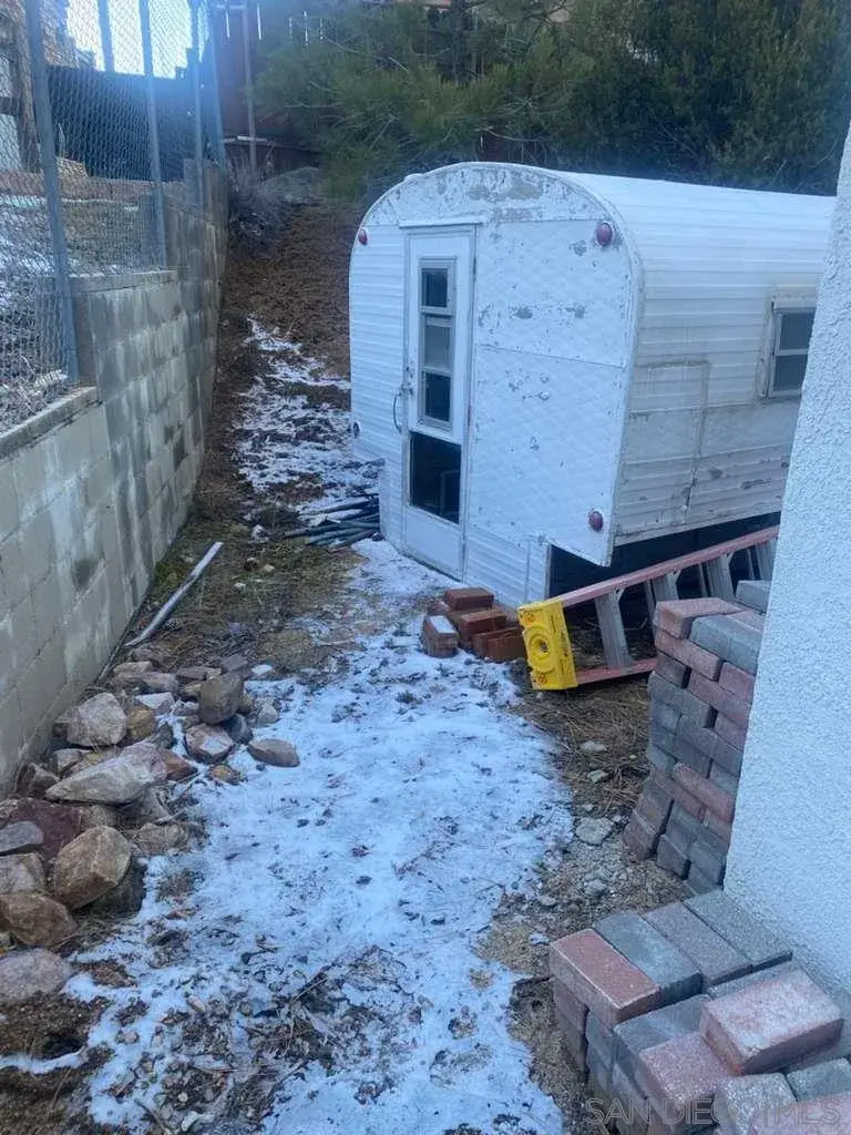 731 Cameron Dr, Big Bear Lake, CA 92315 - Image #2