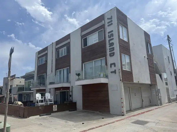 711 Island Ct #1, Mission Beach, CA 92109