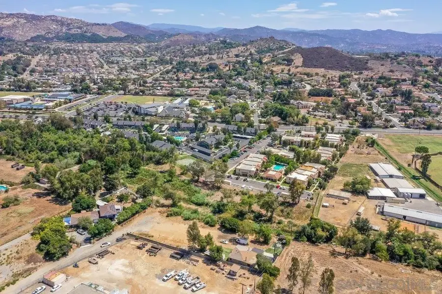 1828 N Iris Ln, Escondido, CA 92026 - #3