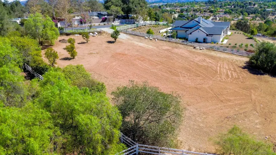 6100 Twin Country Lane #1, Fallbrook, CA 92028 - #3