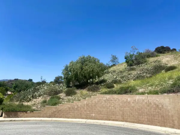 15 Yucca Ct #15, La Verne, CA 91750