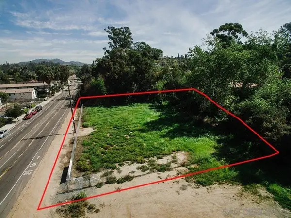 000 Vale Terrace, Vista, CA 92084