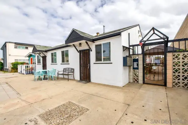 4918 Santa Monica Ave, San Diego, CA 92107