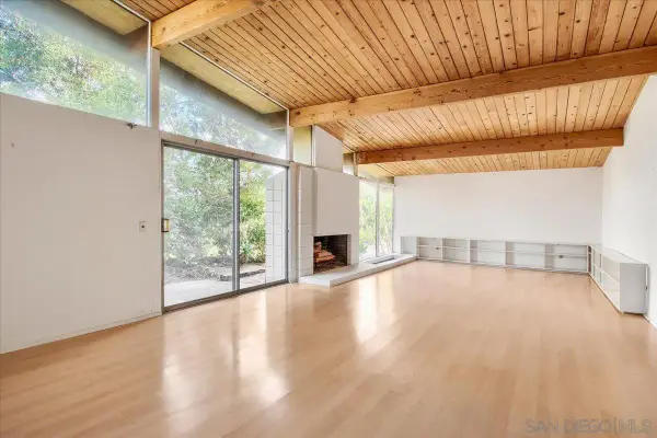 8384 Sugarman Drive, La Jolla, CA 92037