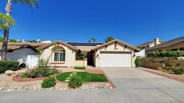 18541 Locksley St, Rancho Bernardo, CA 92128