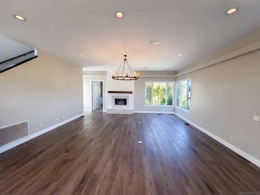 1596 Aldorado, Vista, CA 92084 - #3