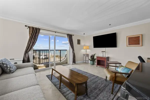 4878 Pescadero #101, San Diego, CA 92107