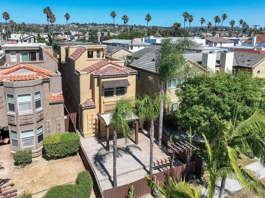 1424 Thomas Ave, San Diego, CA 92109 - #2