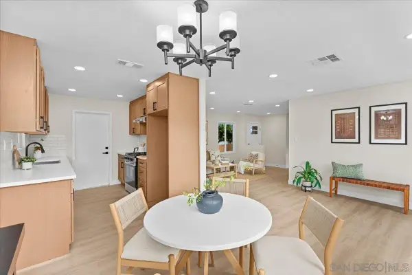 505 Parkbrook St, Spring Valley, CA 91977