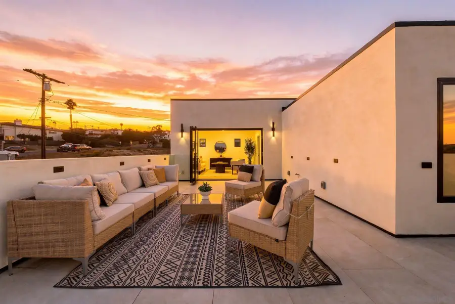 2522 Chalcedony St, San Diego, CA 92109 - #3