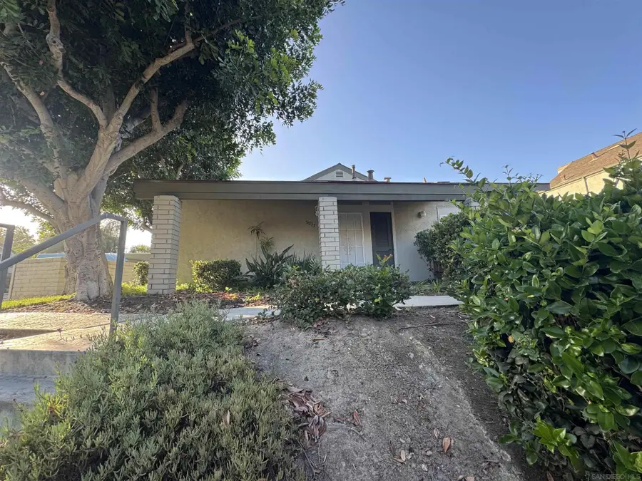 5037 La Cuenta Dr., San Diego, CA 92124 - #3