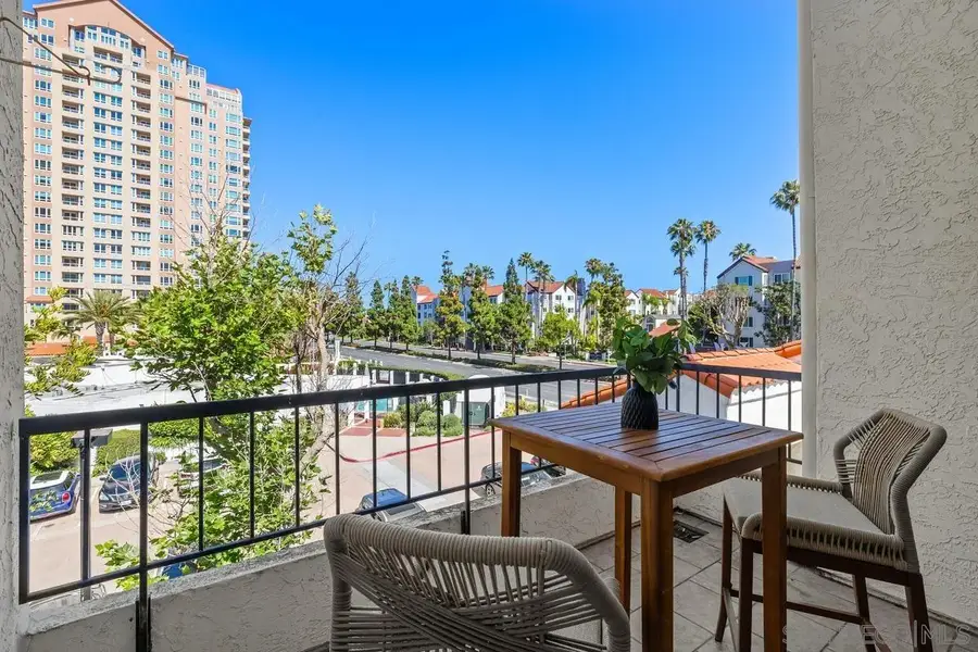 3525 Lebon Dr. #302, San Diego, CA 92122 - #3