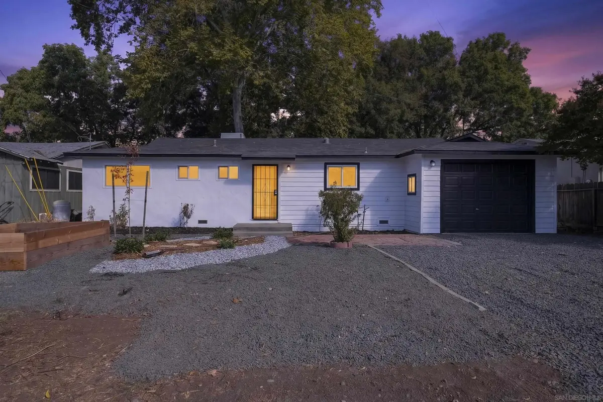 996 E Eaton Rd, Chico, CA 95973 - #1