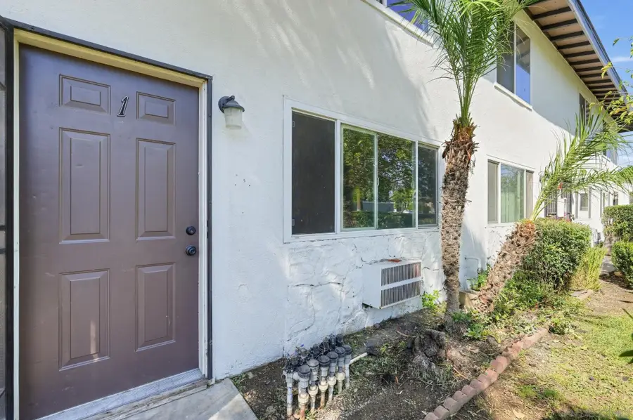 135 Cook St, Redlands, CA 92374 - #3