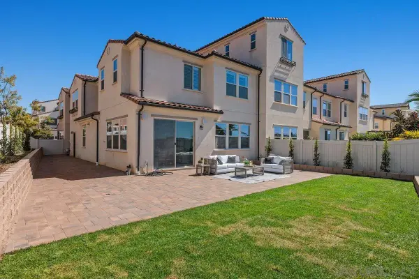 16193 Veridian Cir, San Diego, CA 92127