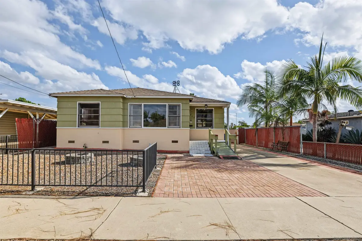 208 K St, Chula Vista, CA 91911 - #1