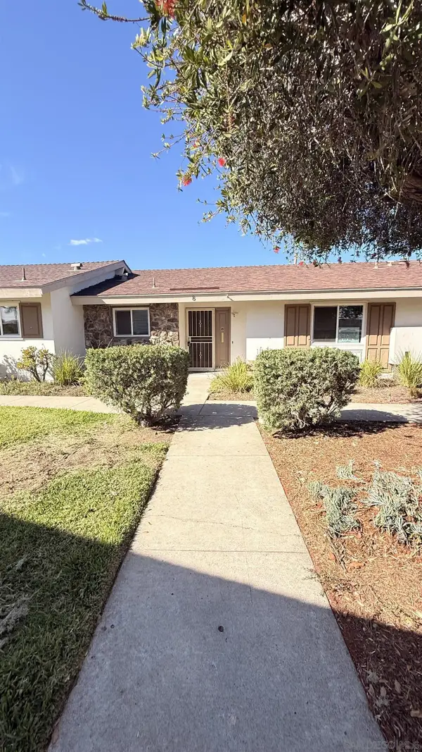 3660 N Vista Campana No. #8, Oceanside, CA 92057