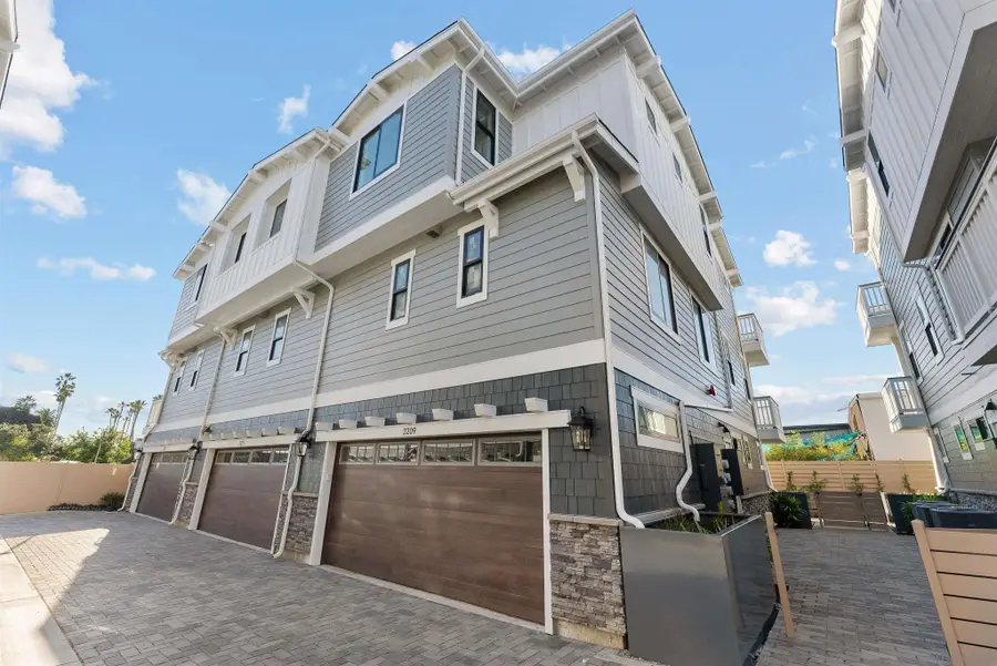 3221 Tyler St, Carlsbad, CA 92008 - #2