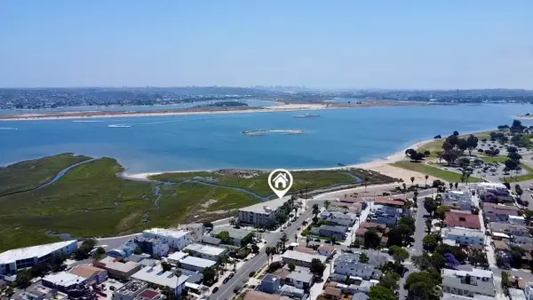 3833 Lamont St #2A, San Diego, CA 92109