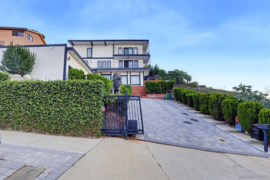 4515 Valley Ridge, View Park Windsor Hills, CA 90008 - #2