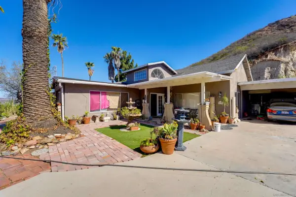 8109 Mesa Road, Santee, CA 92071