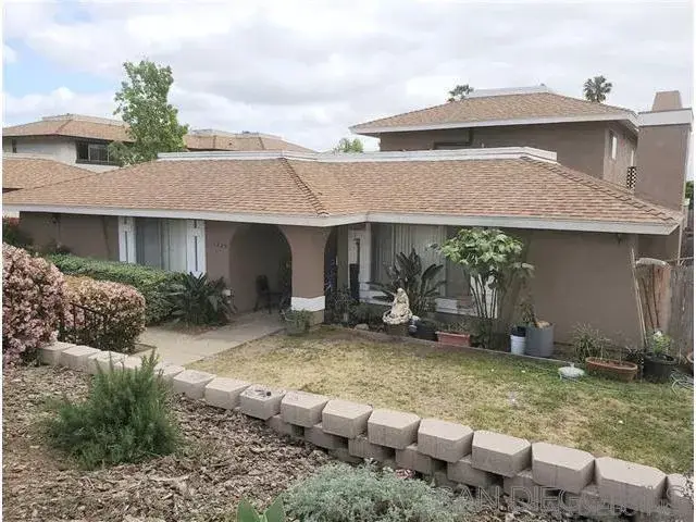 1225 Arcadia Ave, Vista, CA 92084 - #3