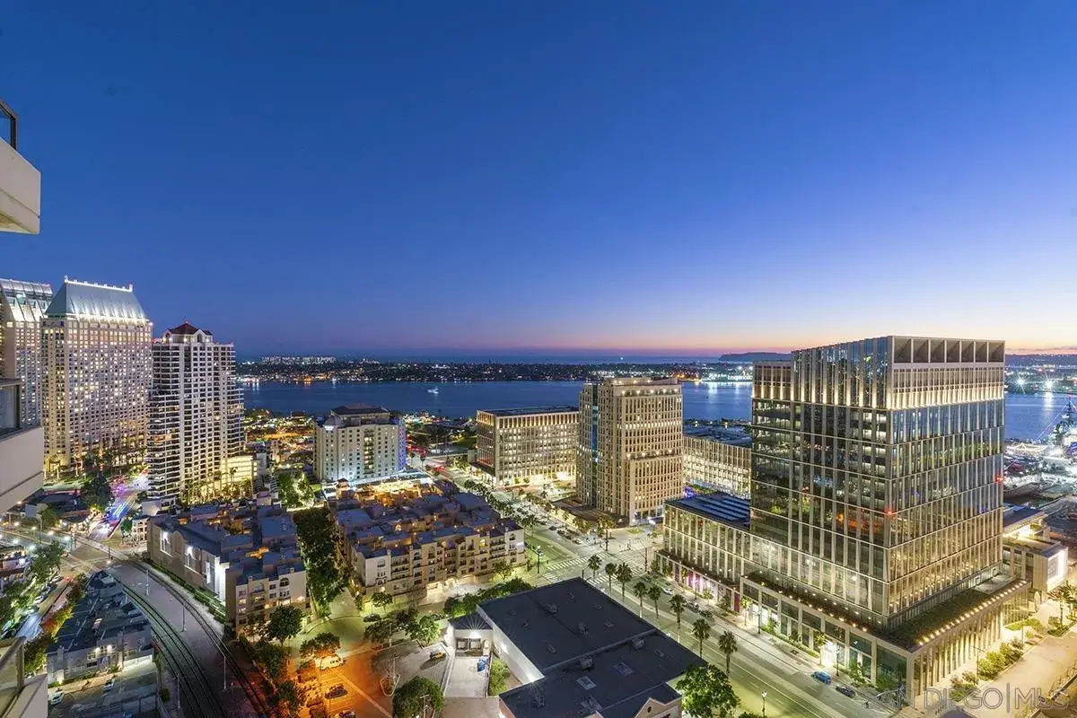 700 W E Street #2802, San Diego, CA 92101 - Image #1