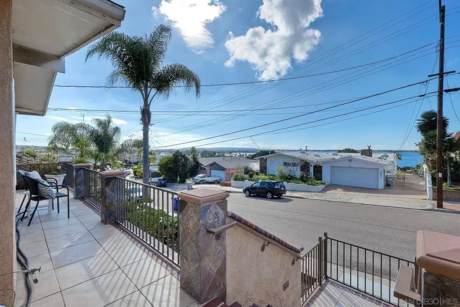 2935 Lloyd St, San Diego, CA 92117 - Image #3