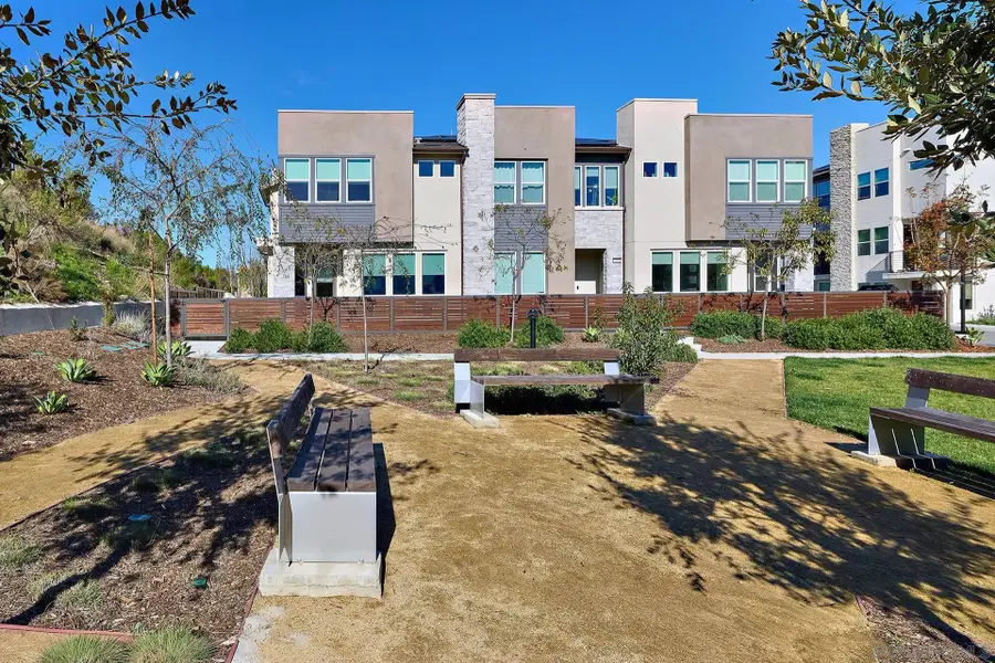 10992 Lotta Ct, San Diego, CA 92126 - Image #3