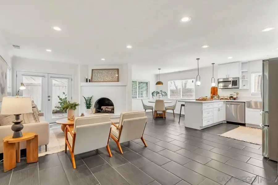 2167 Sunset Dr, Escondido, CA 92025 - Image #2