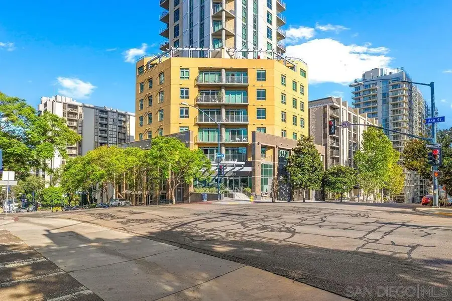 801 Ash St #402, San Diego, CA 92101 - Image #3